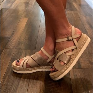 Espedrilles size 8 Wedges- by Very G